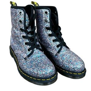 Doc Martens 1460 Farrah Boots